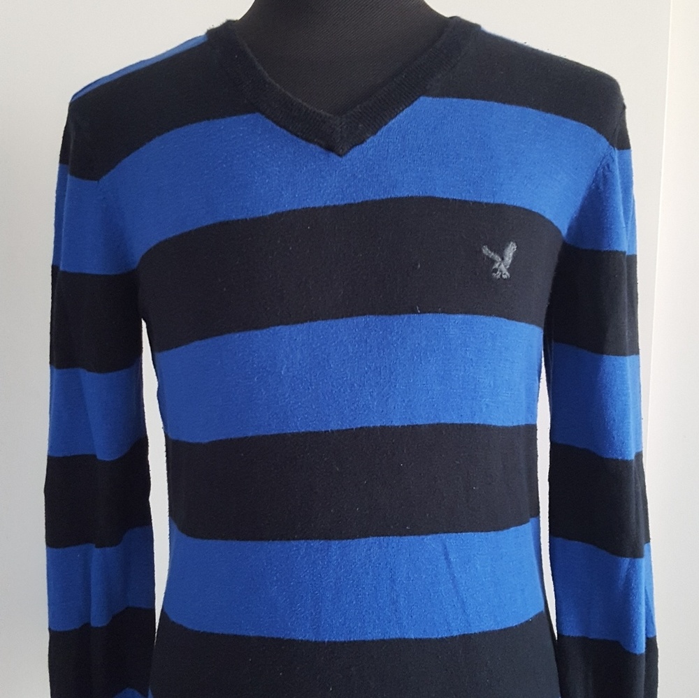 Men's striped American Eagle v-neck sweater